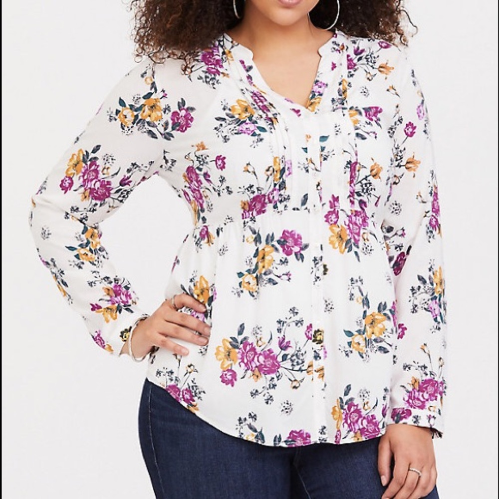 Torrid WHITE FLORAL CHALLIS BUTTON BLOUS